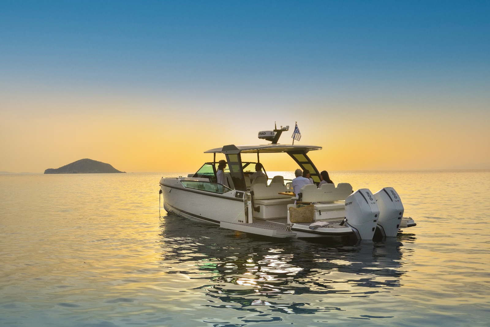 Saxdor 320 GTO – Luxury Private Yacht Charter in Halkidiki