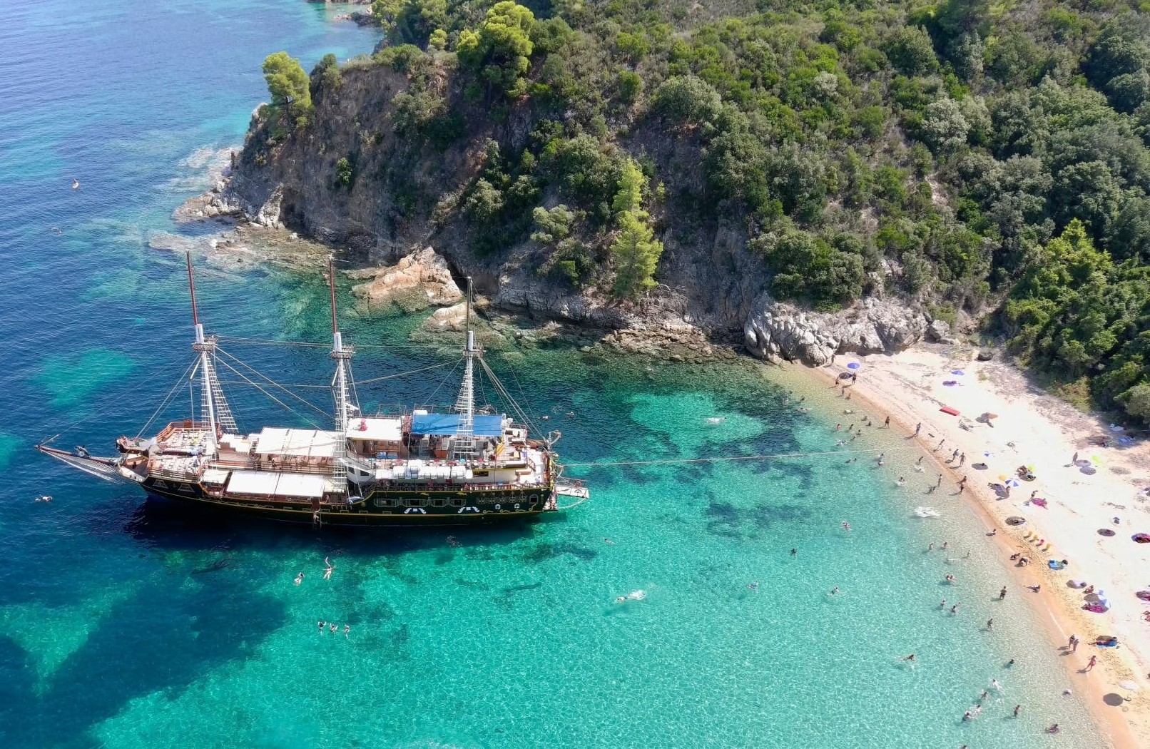  Explore Halkidiki - Croisière «Blue Lagoon Cruise» au départ du port d'Ormos Panagias